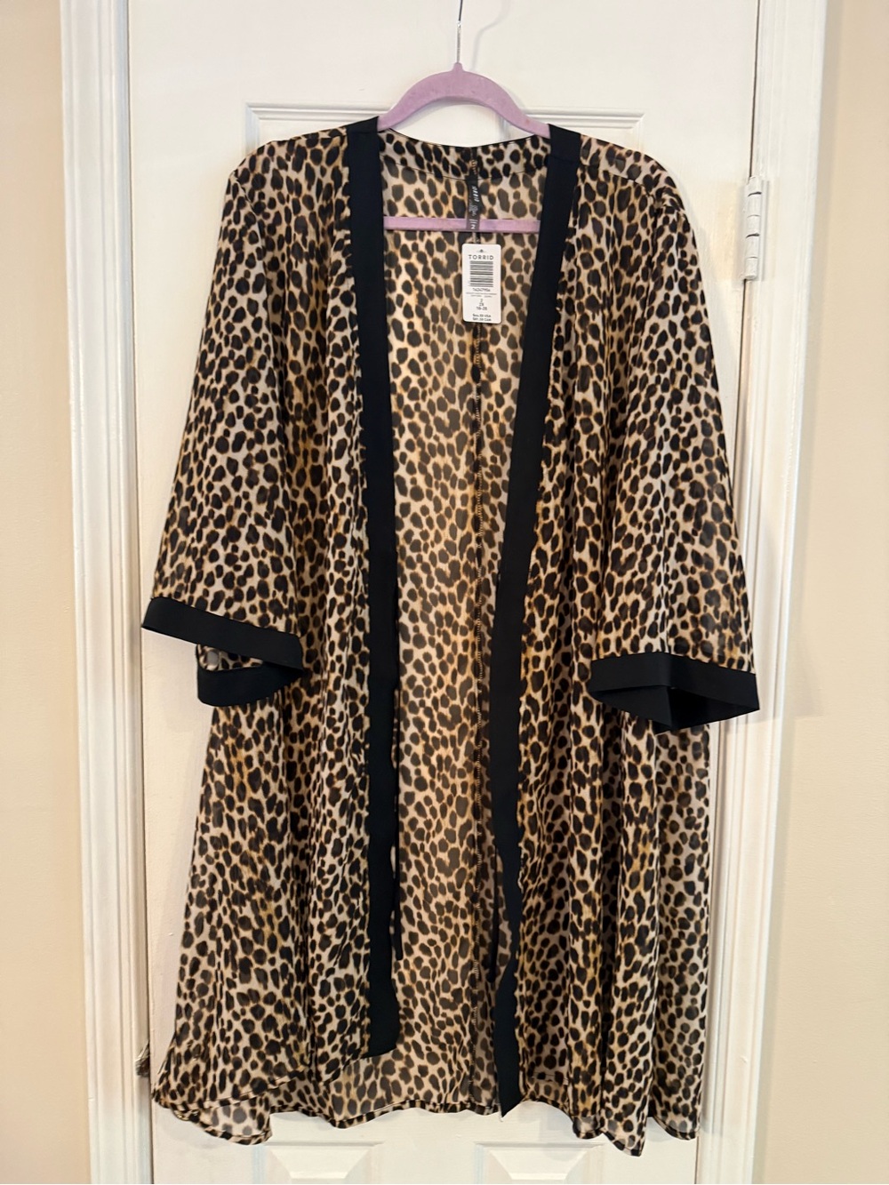 torrid Leopard Print Kimono with Black Trim - Picture 1 of 5